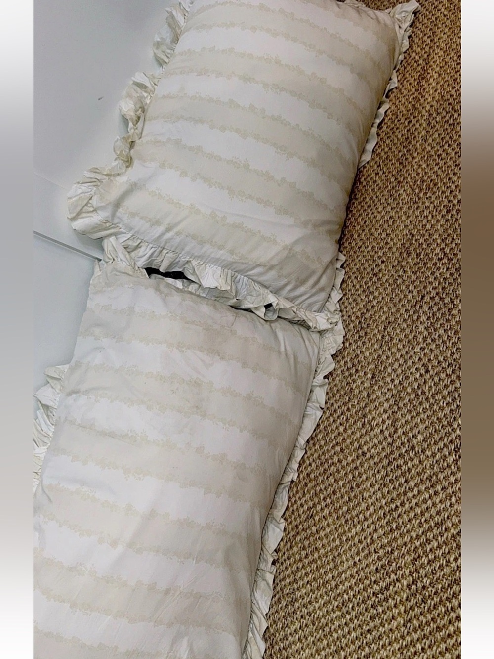 Simply Shabby Chic Rachel Ashwell
Grace 2 Ruffled Shams Pristine Vintage
Rare